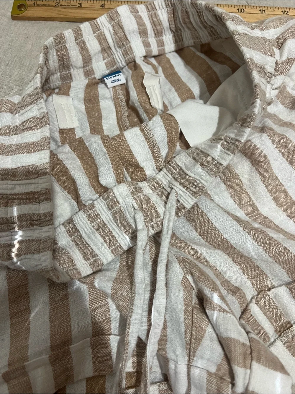 Old Navy Women's Linen Blend Striped Shorts Sz Small Tan White Elastic Waist